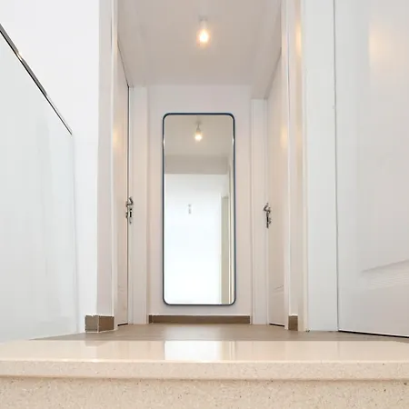 Amra Delux Durres * Golem (Tirana)