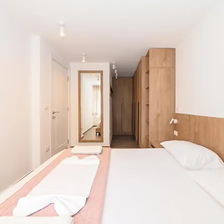 Amra Delux Durres Appartement *