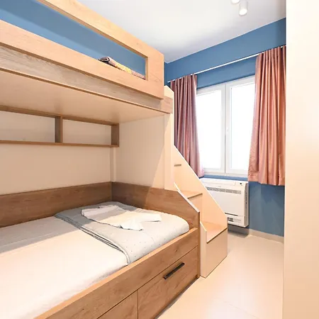 Amra Delux Durres * Golem (Tirana)