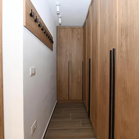 Amra Delux Durres Golem (Tirana)