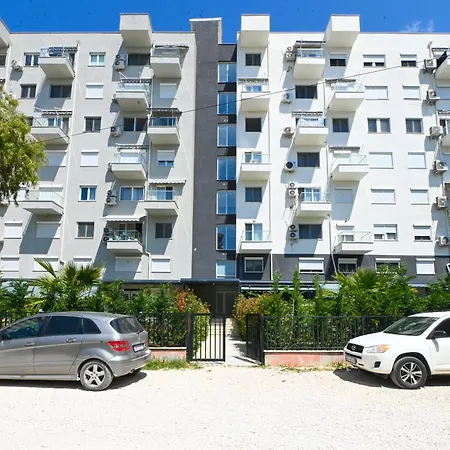 Amra Delux Durres * Golem (Tirana)